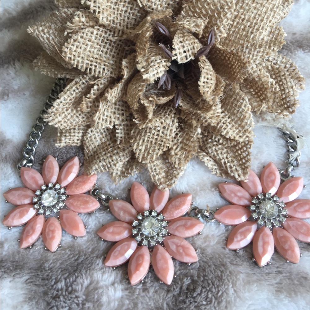 🌸 flower necklace